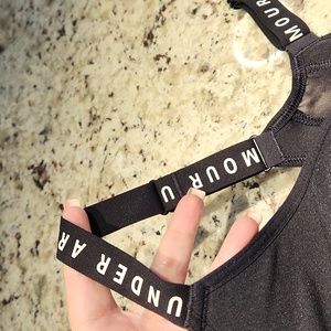 Under Armour XL Black Light Support NWT Sport Bra Bralette Yoga Pilates Leisure